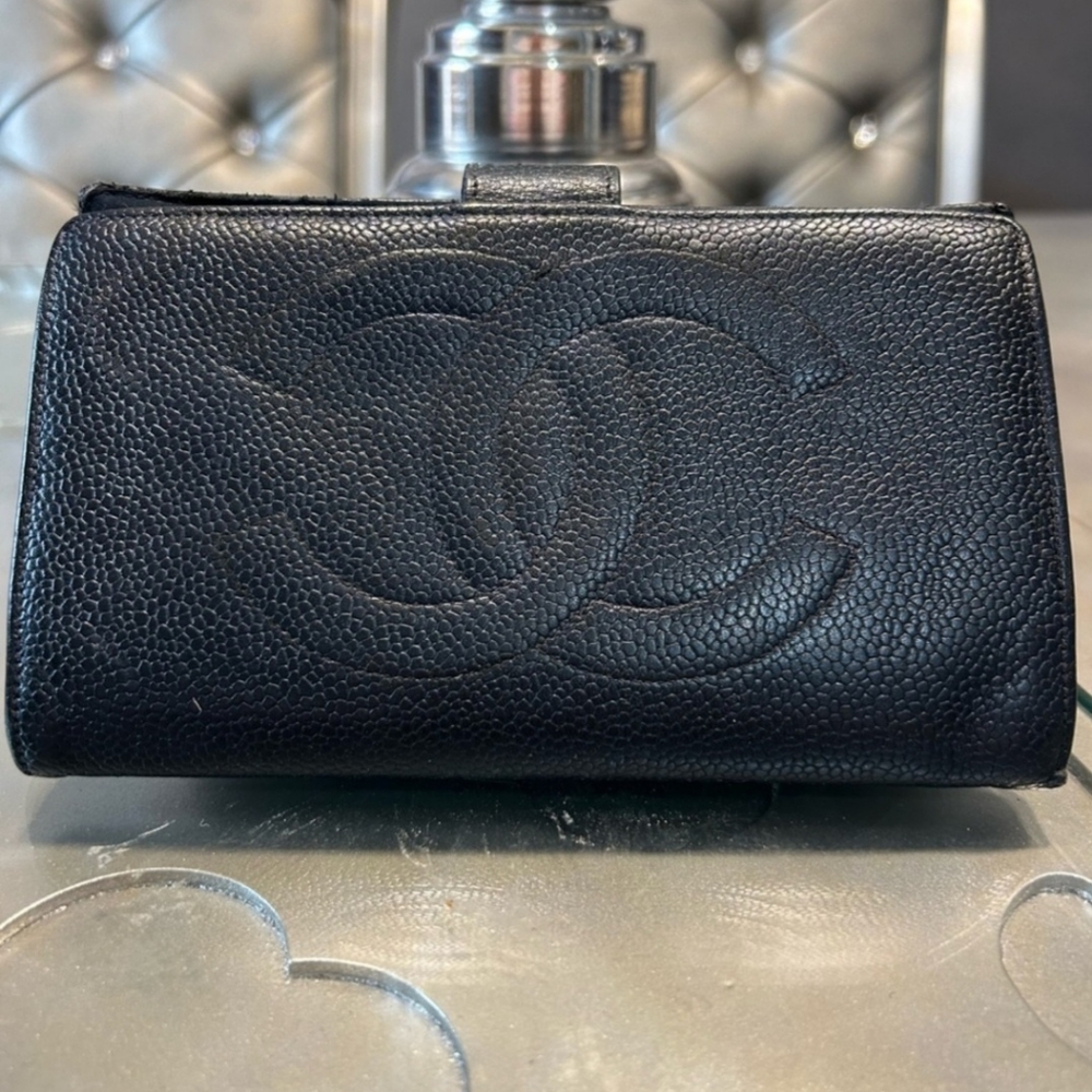 Authentic CHANEL Caviar Leather KISSLOCK Wallet